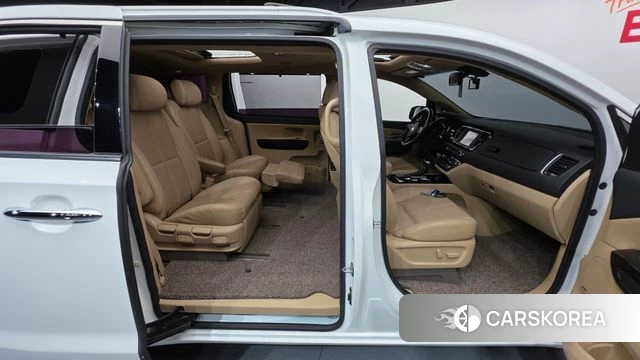 Kia The New Carnival id 4658329 из Кореи 10