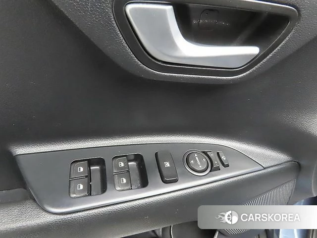 Kia Stonic id 4305002 из Кореи 10