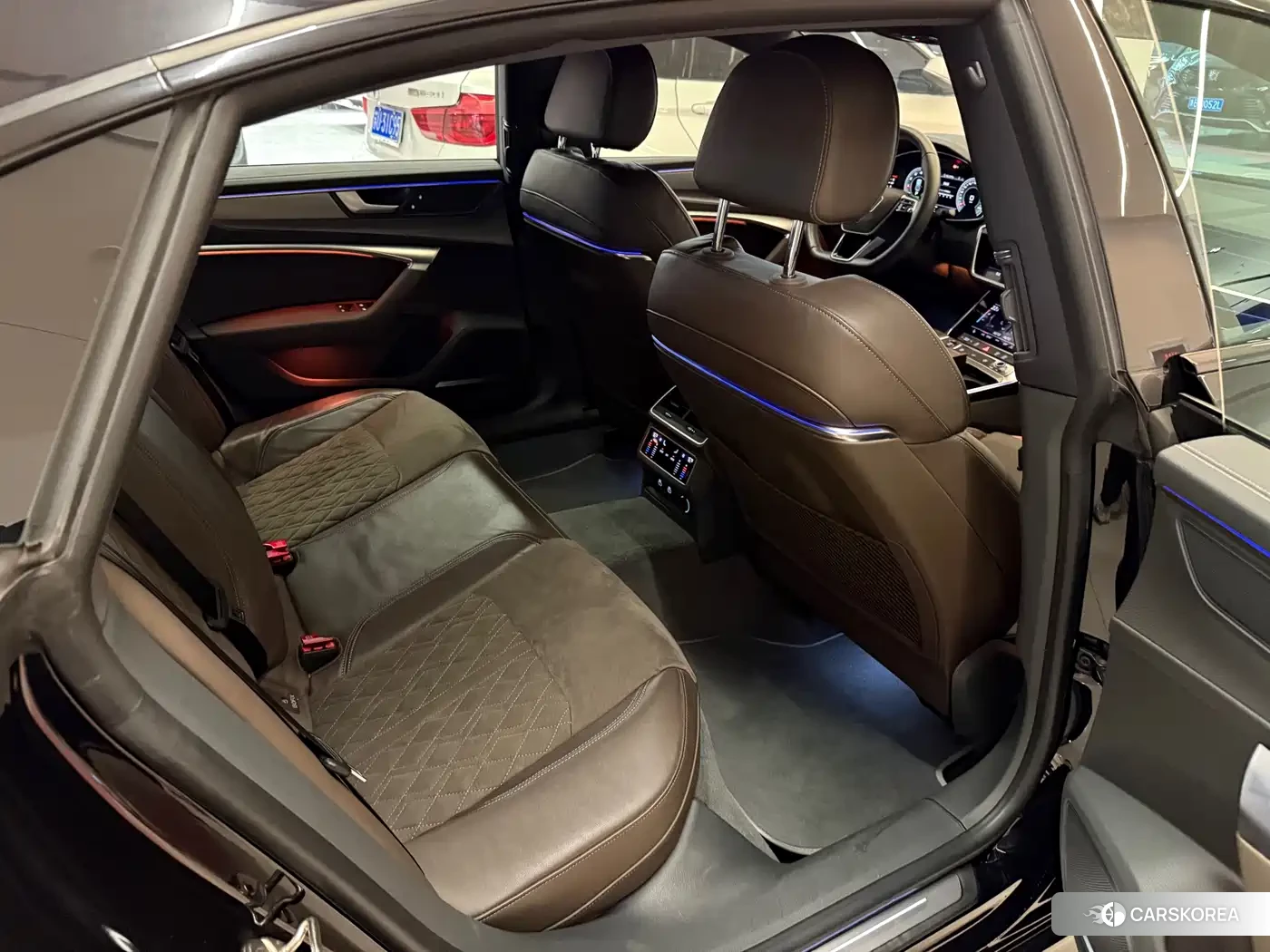 Audi A7L id 4545628 из Китая 10