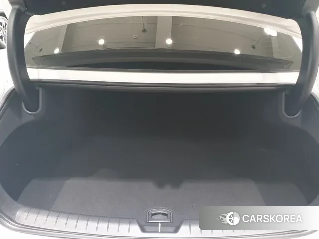 Hyundai Grandeur (GN7) id 3036896 из Кореи 10