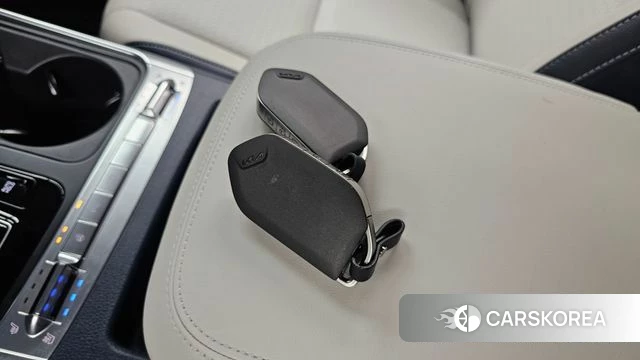 Kia The New Carnival 4th Generation id 4432366 из Кореи 10