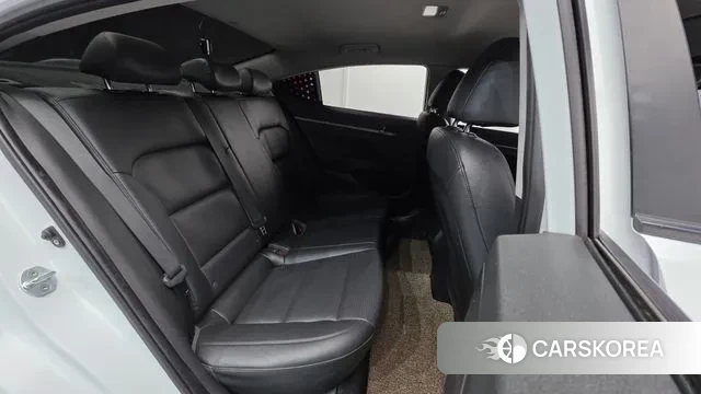 Hyundai Avante AD id 3449834 из Кореи 10