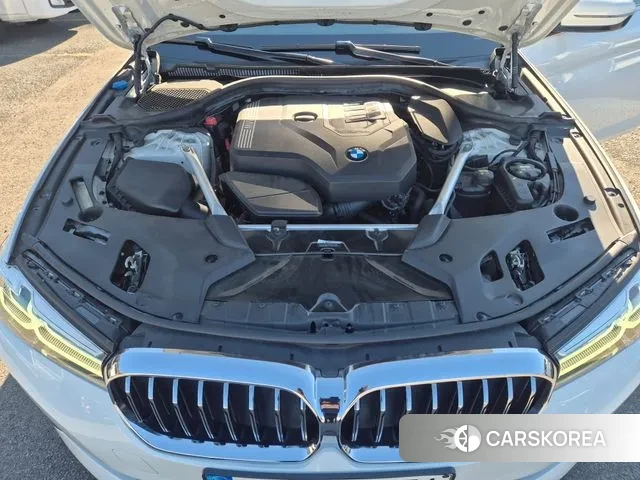 BMW 5 Series (G30) id 3443130 из Кореи 10