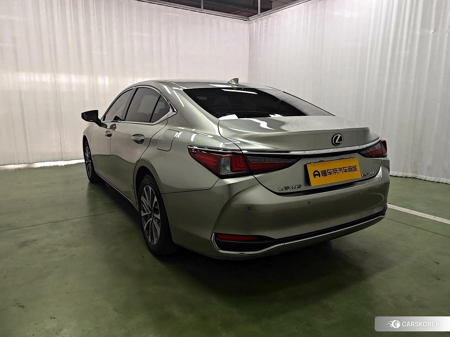 Lexus ES id 4454347 из Китая 10