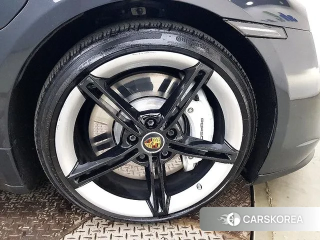 Porsche Taycan id 3328931 из Кореи 10