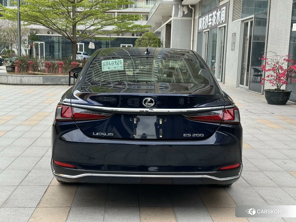 Lexus ES id 4420839 из Китая 10