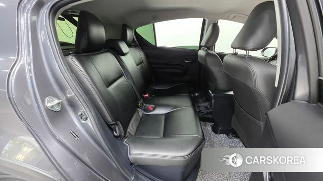 Toyota Prius C id 4402561 из Кореи 10