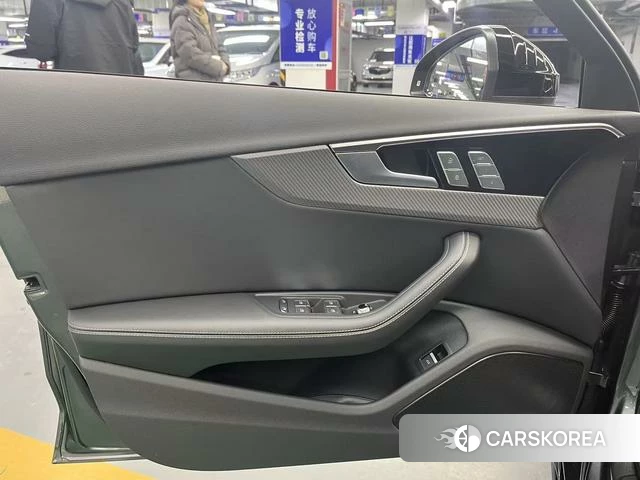 Audi A4L id 4275644 из Китая 10