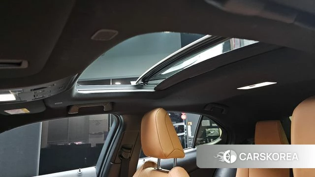 Lexus UX300h id 3876619 из Кореи 10