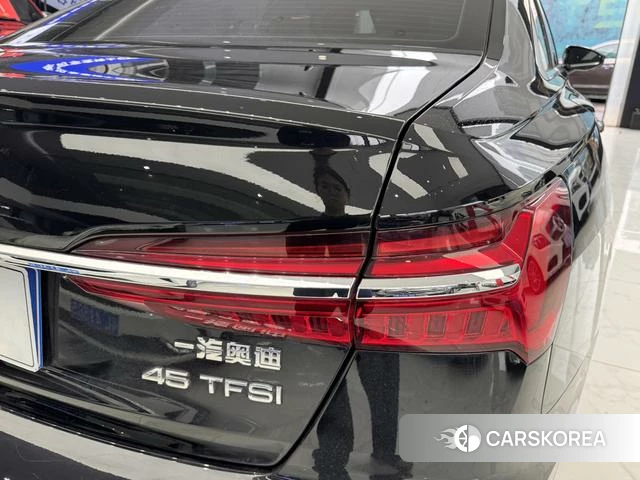 Audi A6L id 4365635 из Китая 10