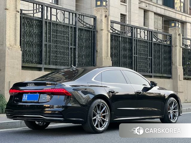 Audi A7L id 4275919 из Китая 10