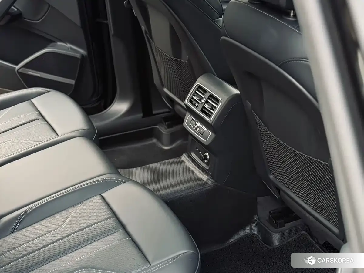 Audi Q5L id 4548034 из Китая 11