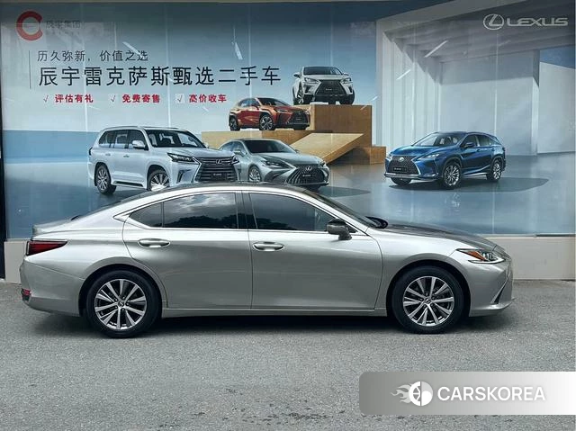 Lexus ES id 4291526 из Китая 10