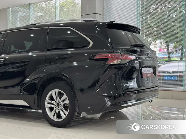 Toyota Saina id 4263585 из Китая 10
