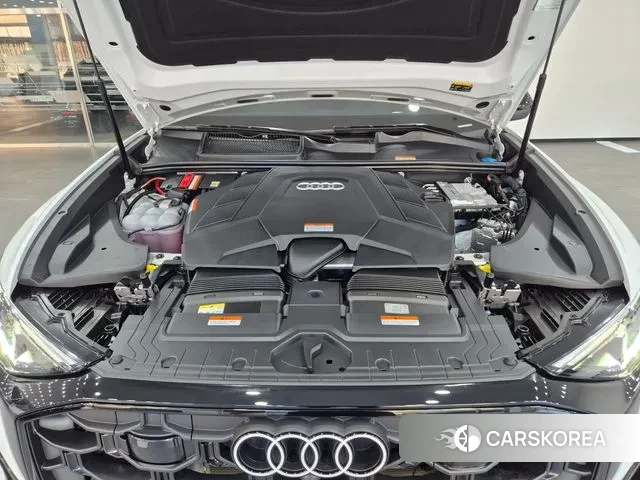 Audi Q8 (4M) id 3528242 из Кореи 10