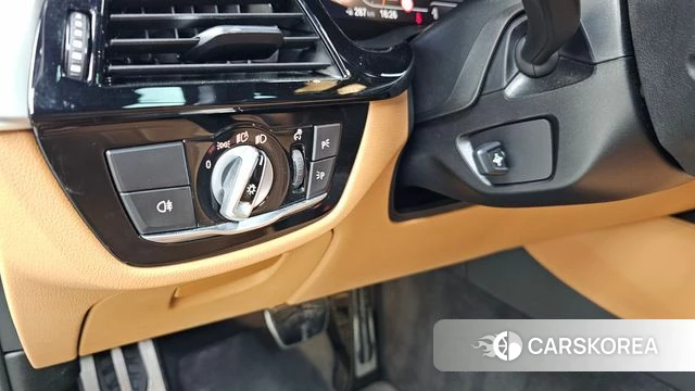 BMW 5 Series (G30) id 4774317 из Кореи 10