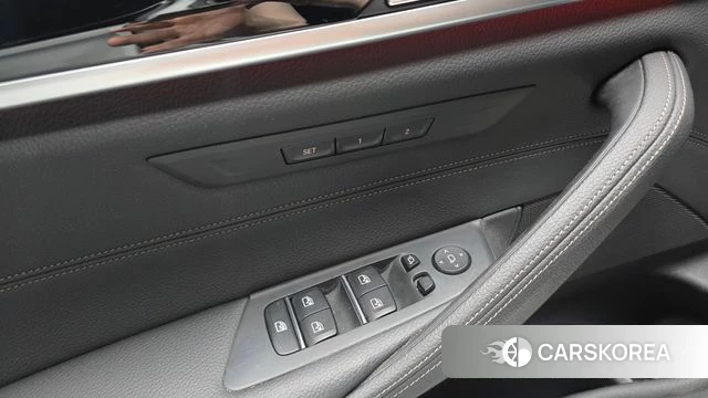 BMW 5 Series (G30) id 4410857 из Кореи 10