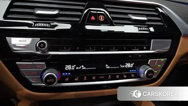 BMW 5 Series (G30) id 3519859 из Кореи 10