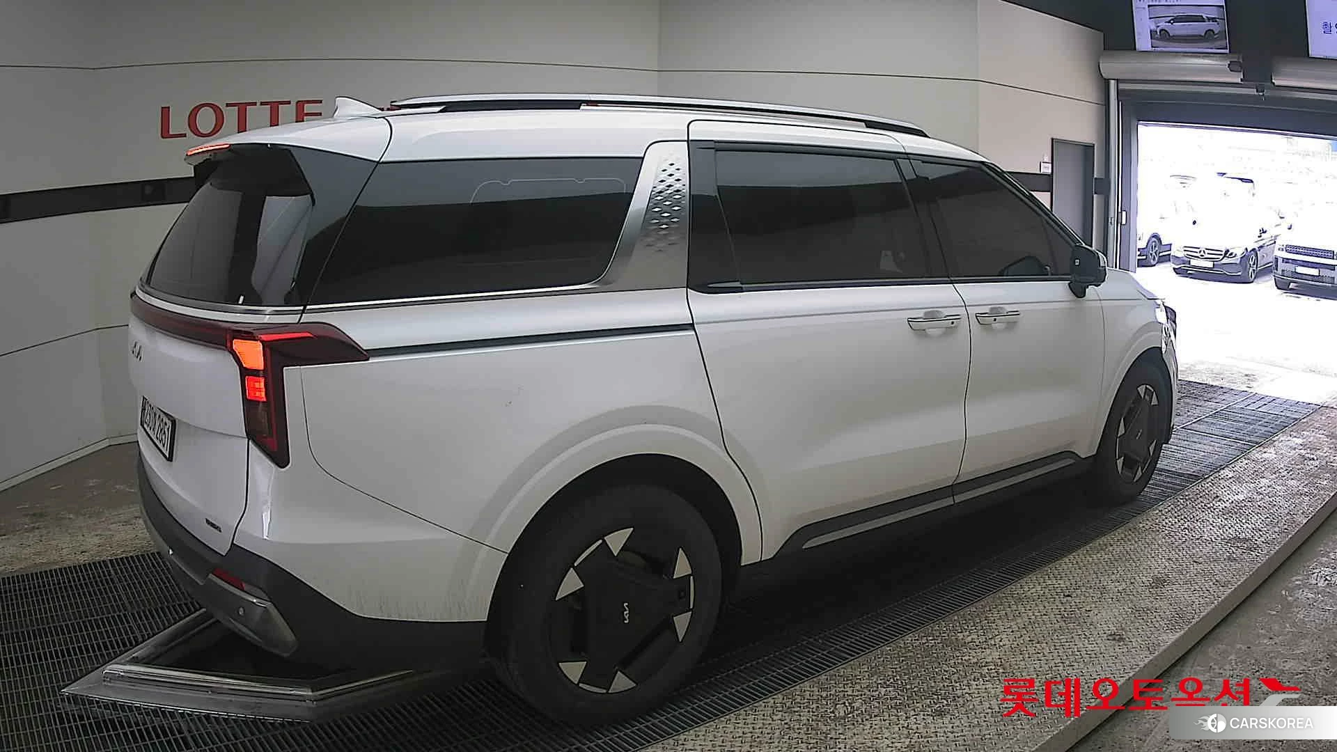 Kia Carnival Hybrid id 3888292 из Кореи 10