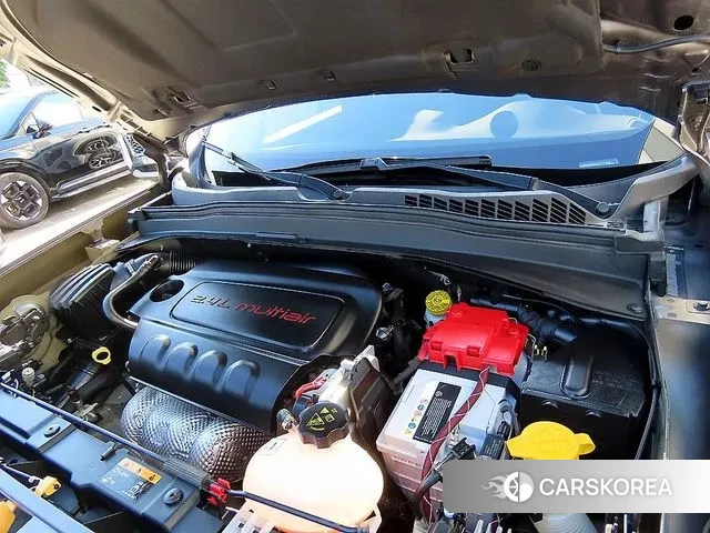 Jeep Renegade id 3329885 из Кореи 10