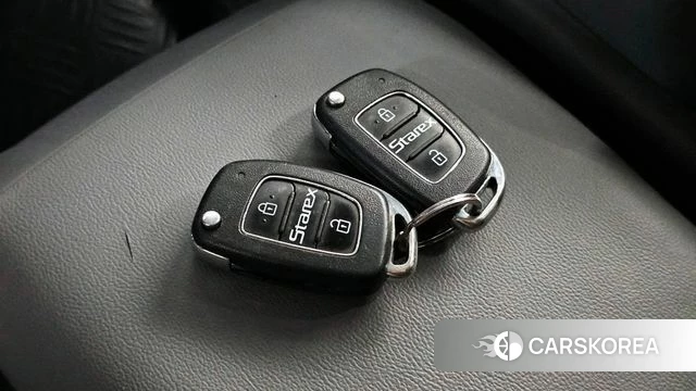 Hyundai The New Grand Starex id 4356904 из Кореи 10