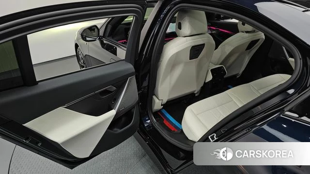 BMW 5 Series (G60) id 4222623 из Кореи 10