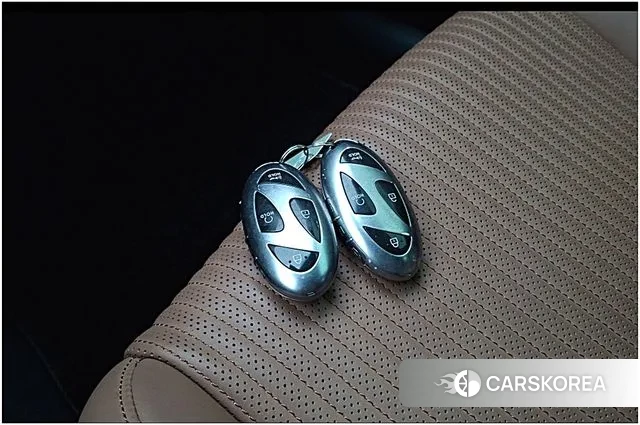 Hyundai Grandeur (GN7) id 3002584 из Кореи 10