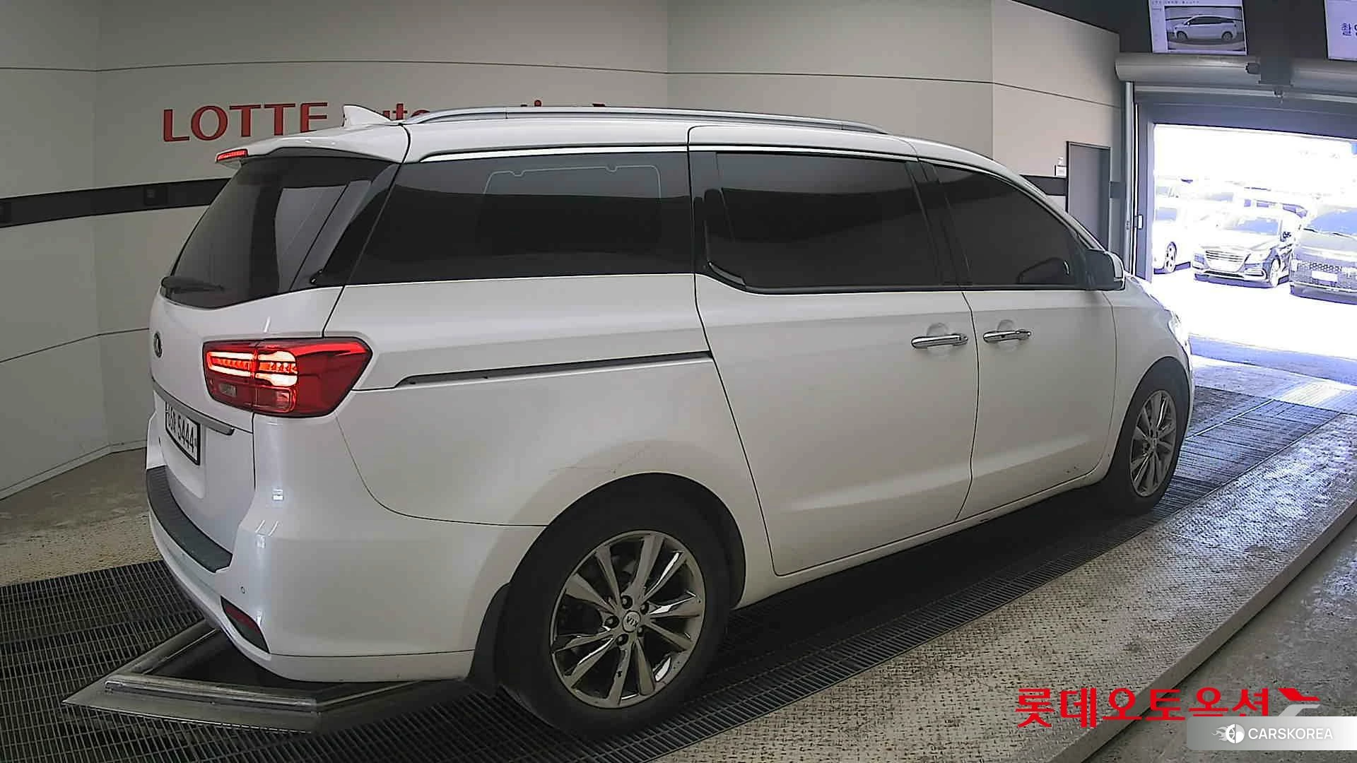 Kia Carnival id 4296917 из Кореи 10
