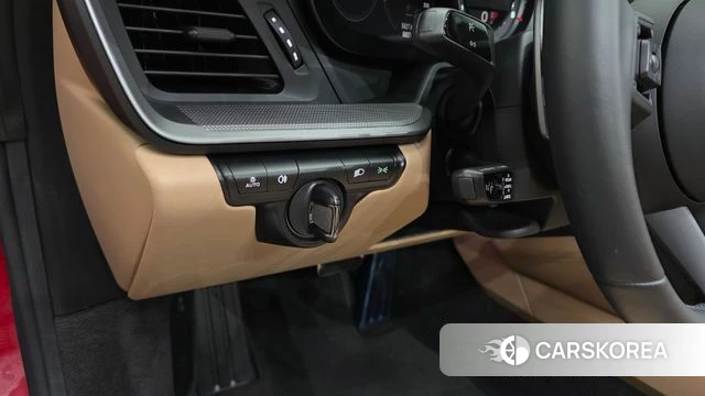 Porsche 911(992) id 4394599 из Кореи 10