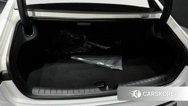 Hyundai Grandeur Hybrid (GN7) id 4854321 из Кореи 10