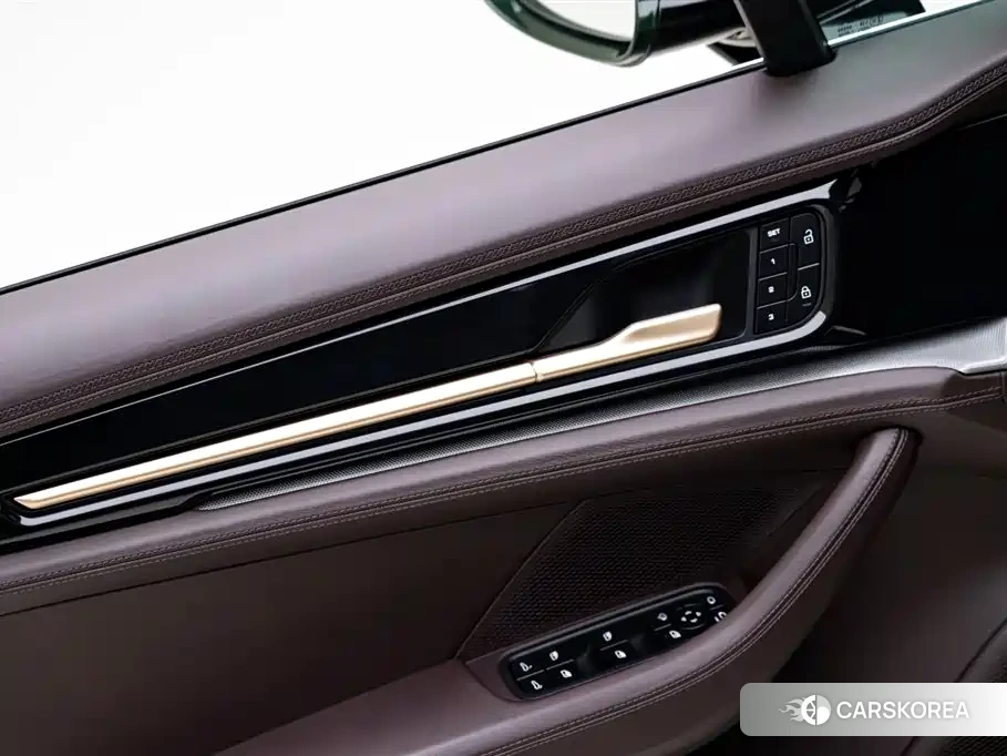 Porsche Panamera id 4565329 из Китая 10