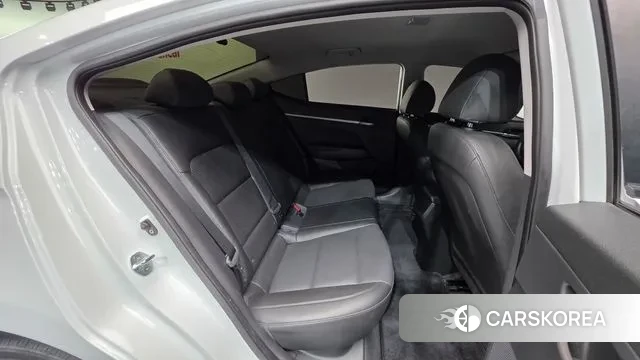 Hyundai Avante AD id 3396925 из Кореи 10