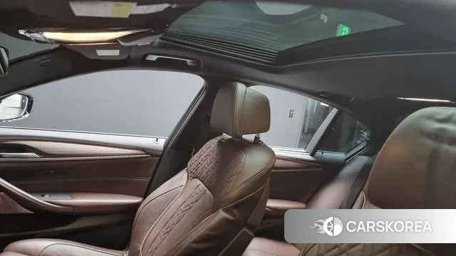 BMW 5 Series (G30) id 2976491 из Кореи 10