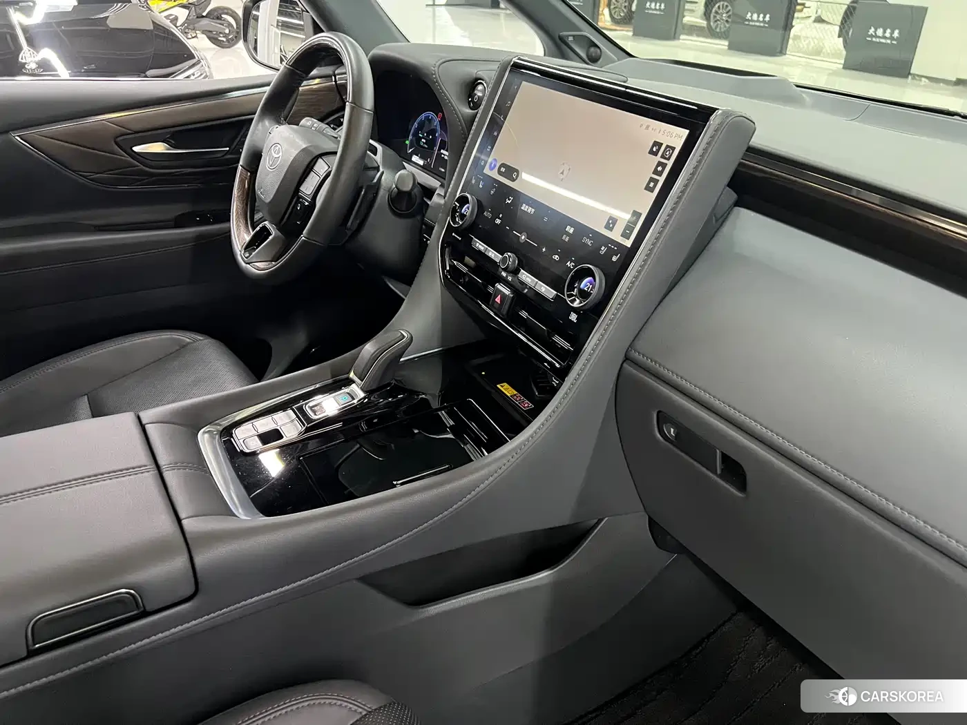 Toyota Elfa id 4601834 из Китая 10