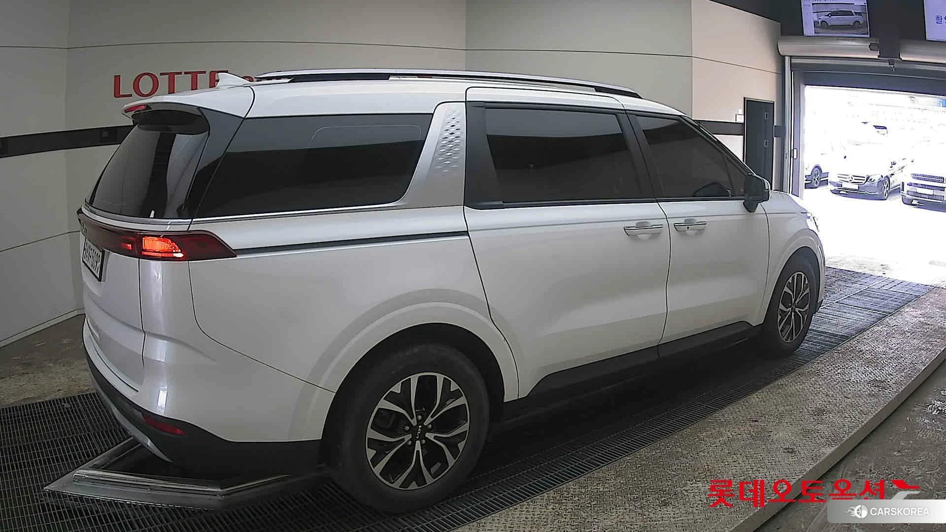 Kia Carnival id 3869412 из Кореи 10