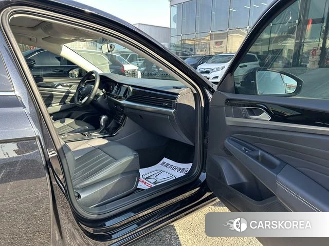 Volkswagen Passat id 4290951 из Китая 10