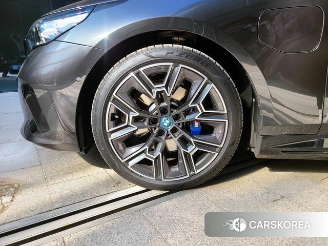 BMW 5 Series (G60) id 4710465 из Кореи 10