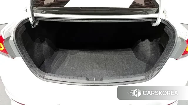 Hyundai Avante AD id 3703946 из Кореи 10