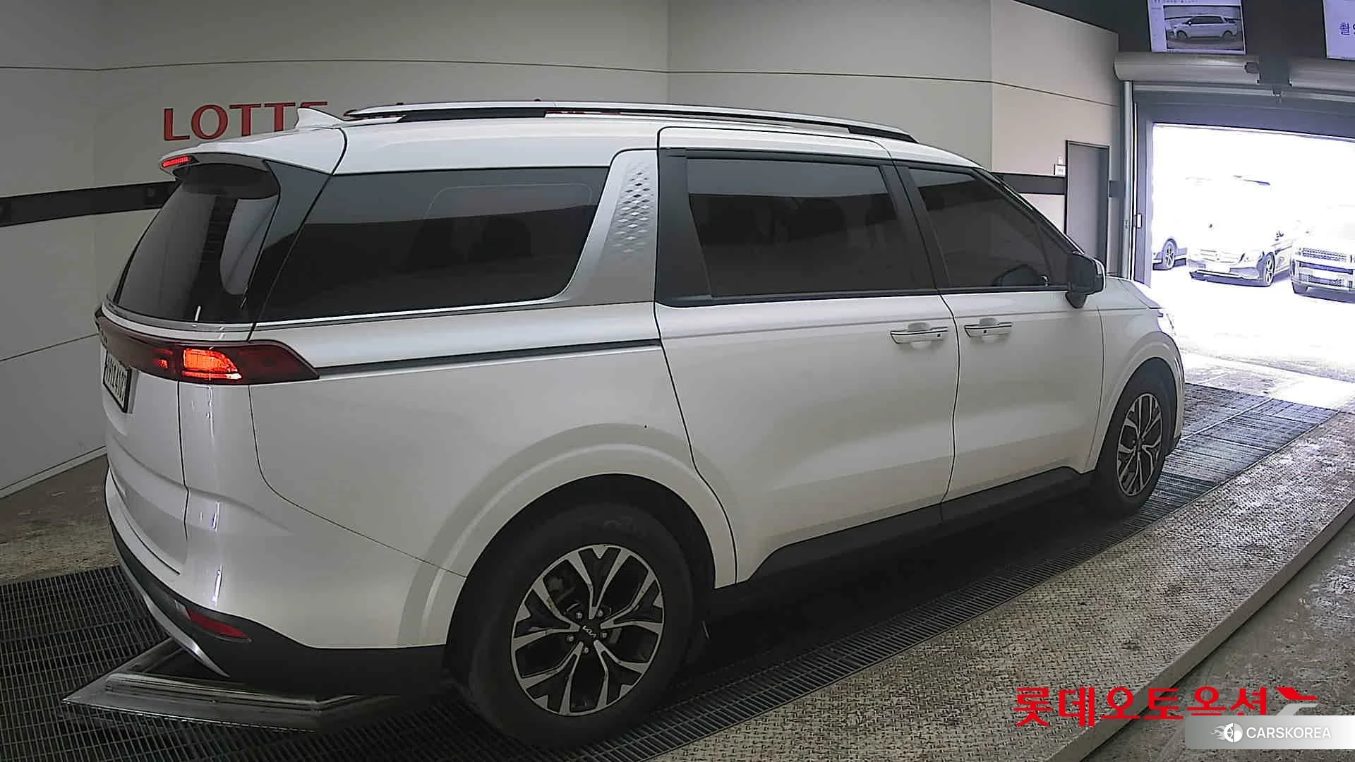 Kia Carnival id 3888419 из Кореи 10