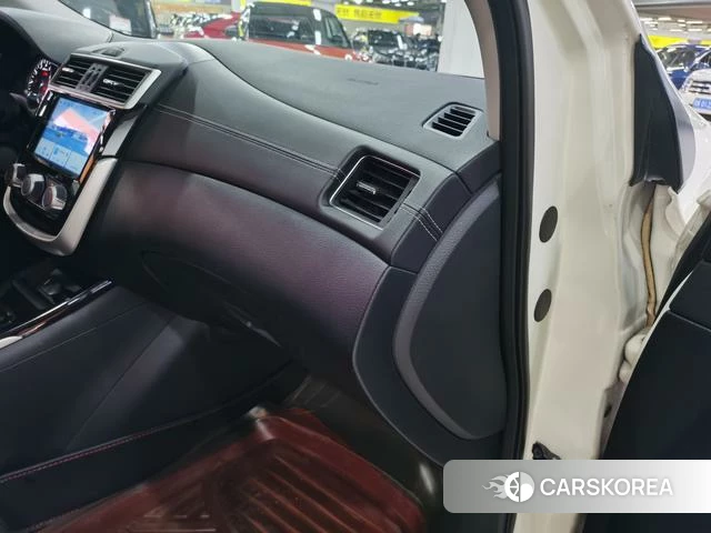 Nissan TIIDA id 4258760 из Китая 10