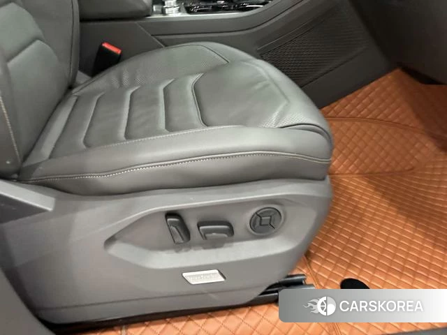 Volkswagen Touareg id 4394047 из Китая 10