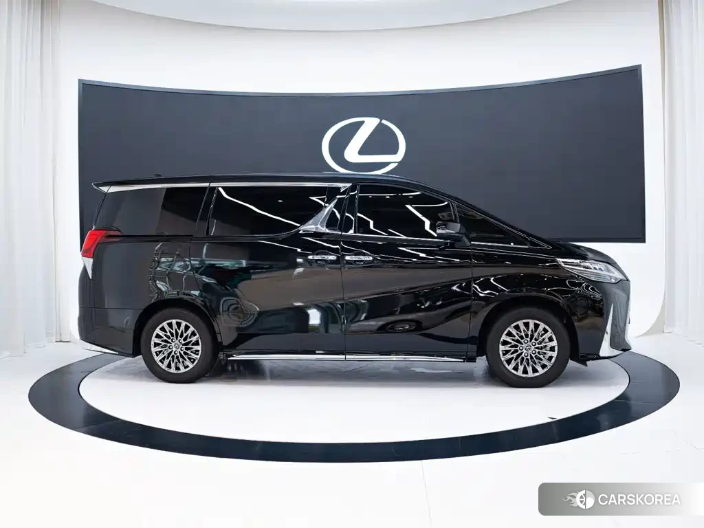 Lexus LM id 4686100 из Китая 10
