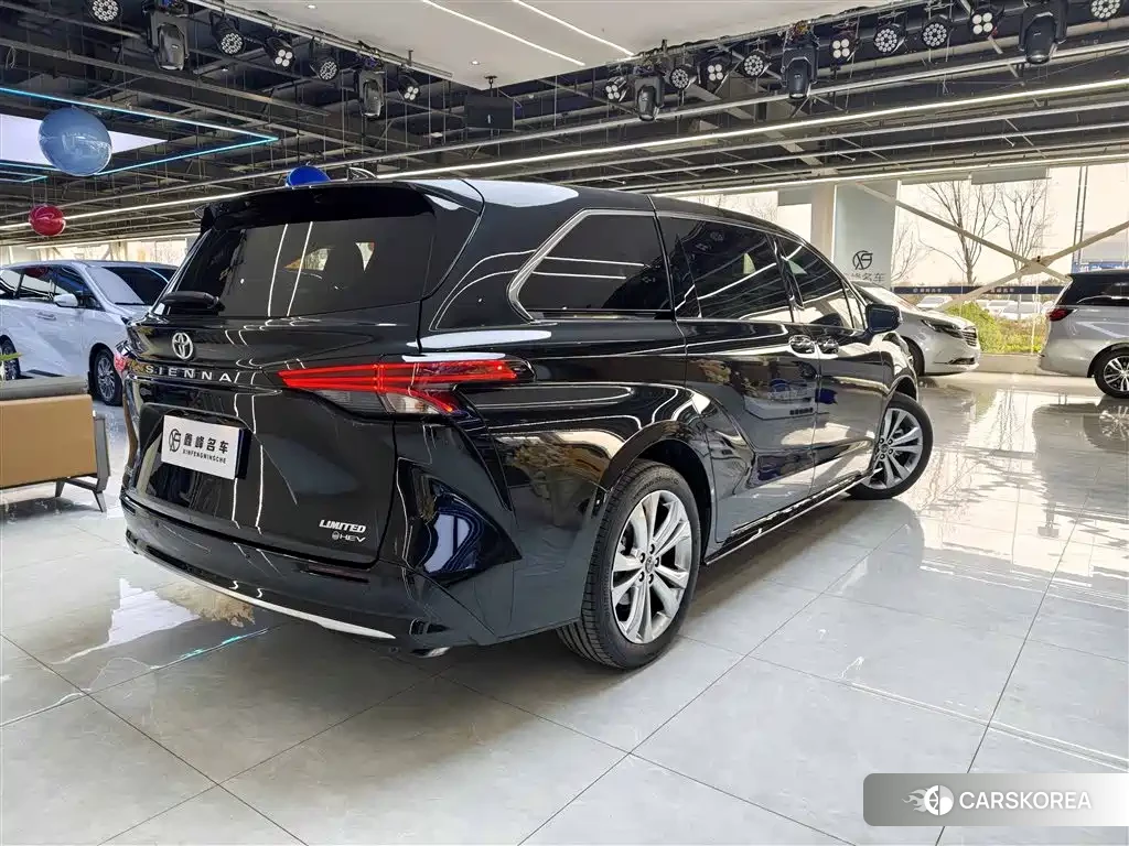 Toyota Sienna id 4546375 из Китая 10