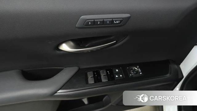 Lexus UX250h id 4550513 из Кореи 10