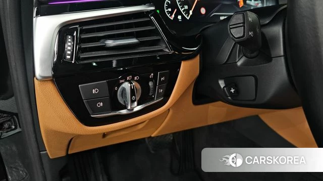 BMW 5 Series (G30) id 3820545 из Кореи 10