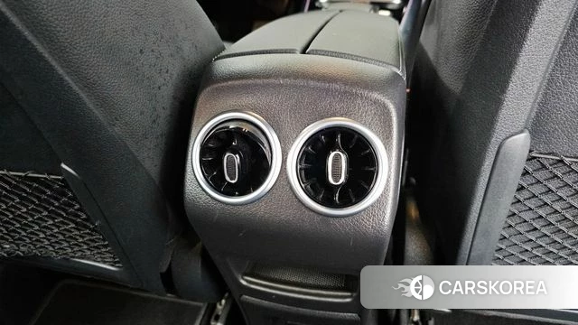 Mercedes-Benz GLA - Class H247 id 3860242 из Кореи 10