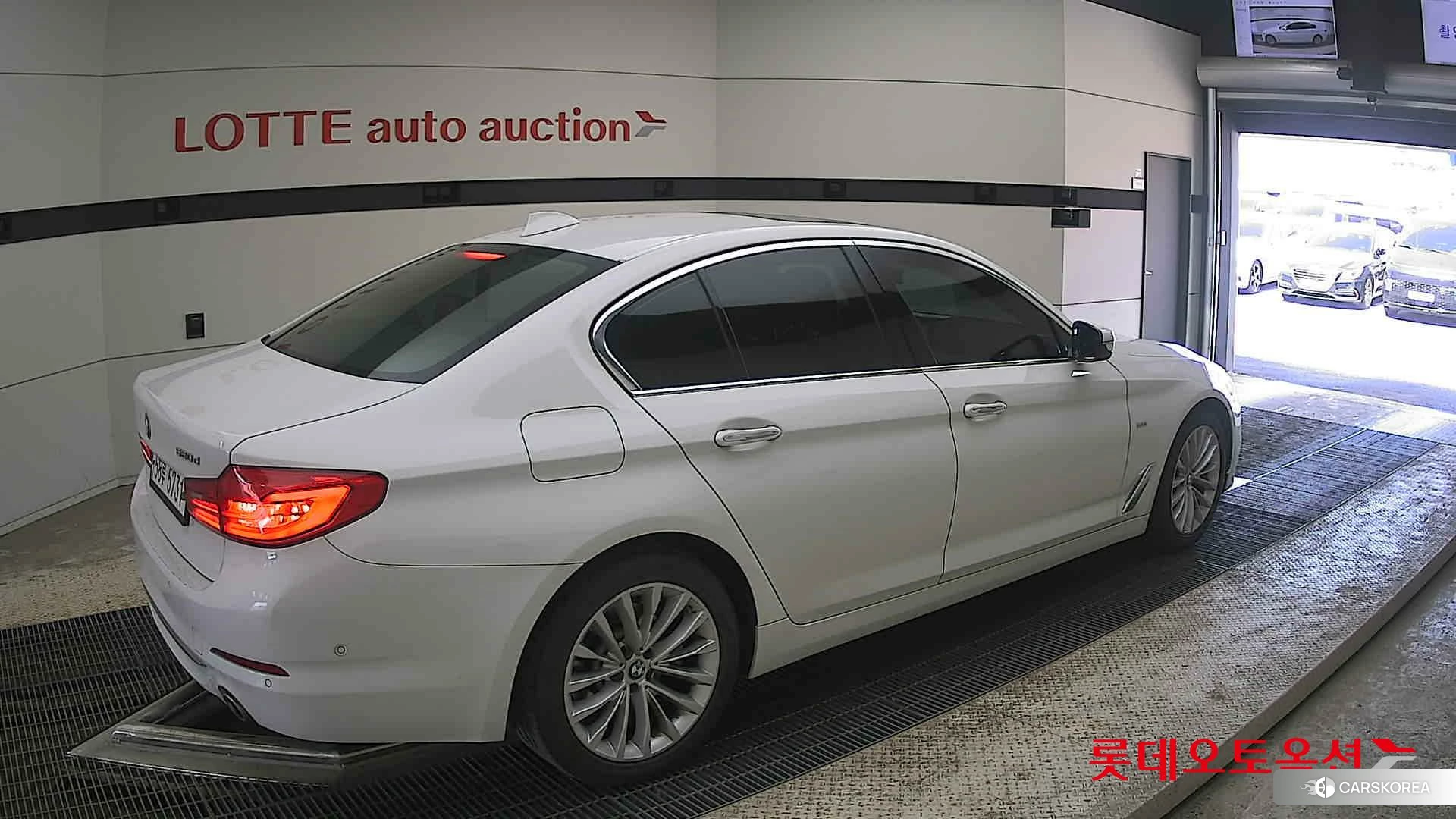 BMW  520d id 4296716 из Кореи 10