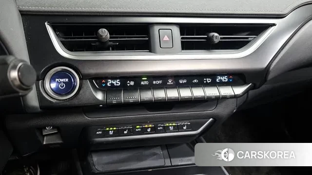 Lexus UX250h id 3740468 из Кореи 10