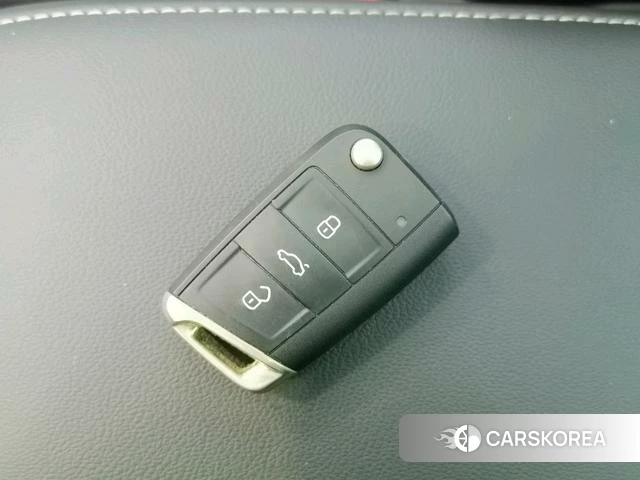 Volkswagen Tiguan L PHEV id 4278661 из Китая 10