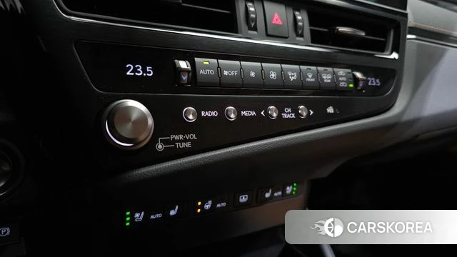 Lexus ES300h 7th generation id 4266079 из Кореи 10